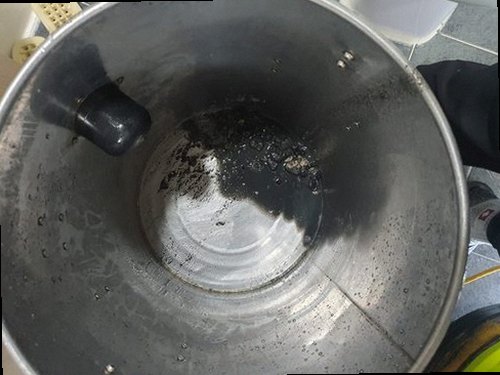 하남 덕풍동 하수구막힘 배수 상태와 주변 물 고임을 확인하는 모습